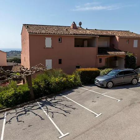 Le Petit Vue Apartment